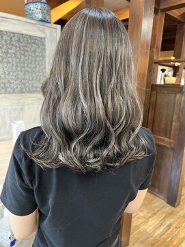 モアムー(Moremuu) ハイライトカラー