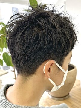ヘッズ 本八幡店(HEADS) MEN'S HAIR  センターパート　ツイストスパイラル　コンマヘア