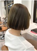 切りっぱなしボブ　オリーブアッシュ　透明感カラー　ミニボブ