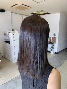 エミタス ヘア リゾート(EMITAS Hair Resort) 切りっぱなし/縮毛矯正