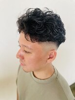 レオンプラス 具志川店(LEON plus+)&nbsp;オールバックスパイラルパーマ