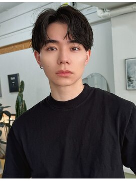 ハニーシブヤ(HONEY shibuya) リバースセンターパート刈り上げセンターパートニュアンスパーマ
