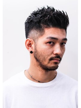 メリケンバーバーショップ コウベ(MERICAN BARBERSHOP KOBE) フェード刈り上げネープレスアップバングベリショ