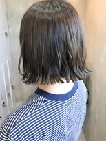 ソイルバイロミー(soil by ROMMY)&nbsp;【オリーブグレージュ】で暗髪でも柔らかい外はねボブ/髪質改善