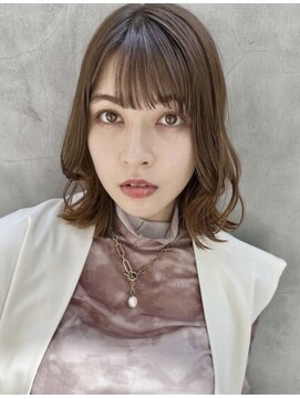 トリッカ 代官山(tricca) 【tricca代官山rin】ミディアムレイヤー/外巻きボブ