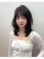 ワン バイ ジエクト(One by The Ect)&nbsp;内巻きゆるふわワンカールミディアム韓国レイヤーオリーブカラー