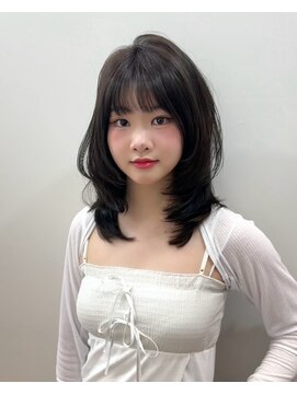 ワン バイ ジエクト(One by The Ect) 内巻きゆるふわワンカールミディアム韓国レイヤーオリーブカラー