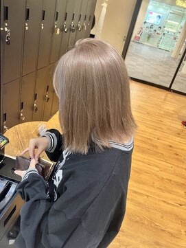 リー 天王寺(Lee) ホワイトミルクティー