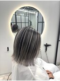 ホワイトシルバー × ダークブラウン × シャドウルーツ