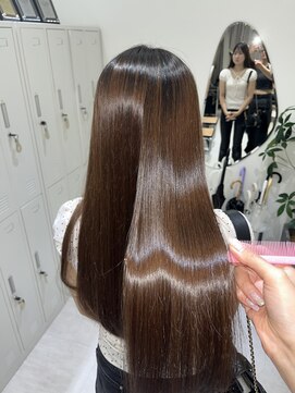 ジーナ 福岡天神(Zina) 韓国風／顔周りカット／レイヤーカット