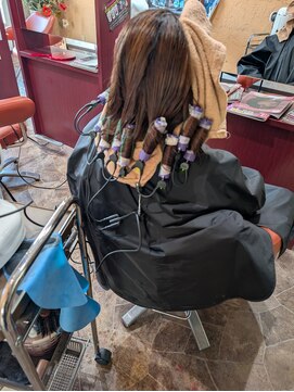 色髪美人 ゆるふわ愛されカール