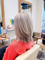 ステラバイケンジ 藤沢(STELLA by KENJE)&nbsp;30代40代50代レイヤーカット白髪ぼかしハイライト