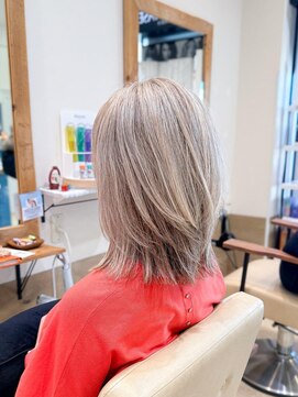 ステラバイケンジ 藤沢(STELLA by KENJE) 30代40代50代レイヤーカット白髪ぼかしハイライト