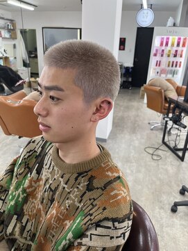 リシャルム 新保店(Re charme) 【攻めすぎない】ホワイトシルバーベリーショート