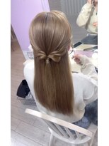 ベティ(Betty)&nbsp;ストレートハーフアップ