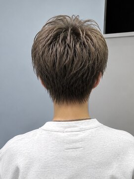 ギーク(Geek) 【Geek春日井】ミルクティーベージュ　men's　《担当　REO》