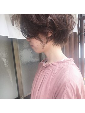 クルミ(kurumi) 誰でもかわいくスタイリングができるショートとボブのあいだ