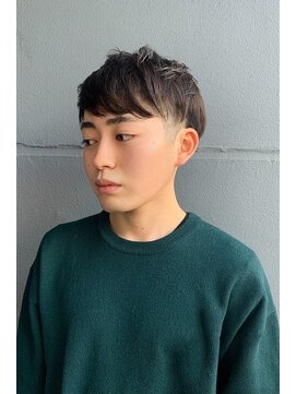 ヌイ 横浜(nui) ツーブロックマッシュショート_シルバーカラークラウドマッシュ