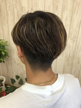 美容室セラヴィ ハイライト×ツーブロック