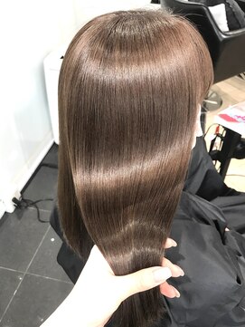 ラブクロムトーキョー オモテサンドウ(LOVECHROME OMOTESANDO) LOVECHROME☆極潤トリートメント大人かわいいベージュカラー