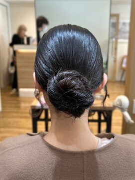 アロマ ヘアルーム 池袋店(AROMA hair room) シンプルおだんごヘア　お呼ばれヘア　発表会