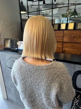 サーカス(circus) ハイトーン×切りっぱなしボブ