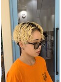 刈り上げ女子×ブリーチパーマ