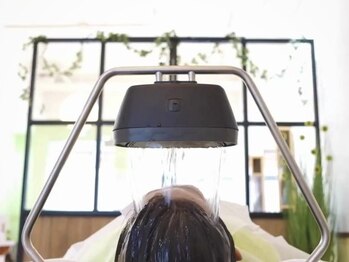 サンクス(39's)の写真/炭酸泉かけ流し頭浸浴マッサージで、水の音を聞きながら心身リラックス♪頭皮の汚れもスッキリ爽快に◎