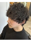 スパイキーショートブルーブラックフェザーパーマサーフカール