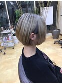 ハイトーンダブルカラーシルバーベージュ大人可愛い小顔ショート