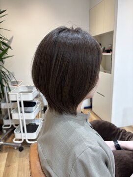 ヘアポケット スタイル店(HAIR POCKET) シンプルなのにおしゃれ少し長めのショートボブ