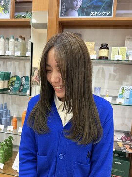 柔らかグリーンカラー×顔まわりレイヤー