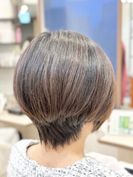 シュヴー 築地(CHEVEUX) 明るい白髪染め/白髪ぼかし/丸みショート/40代/50代/60代/