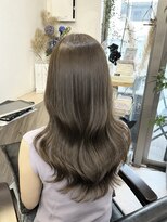 アイプラス(i plus+)&nbsp;【赤みを抑えた透明感】大人のオリーブベージュ