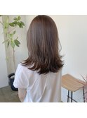 ミディアムレイヤーくびれミディアム 柔らかグレージュ