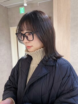 アンサム リリー(UNSOME Lille) ブリーチなし/オリーブグレージュ/レイヤー/暗髪/シースルー