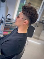 グルーマーズトウキョウ(GROOMER/S TOKYO)&nbsp;ラルフカール ニュアンスパーマ スペインカール メンズサロン 眉