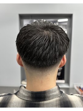 アイコン ブルー メンズ(I-CON #blue MEN'S) フェザーアップ×スキンフェード【池袋フェード】