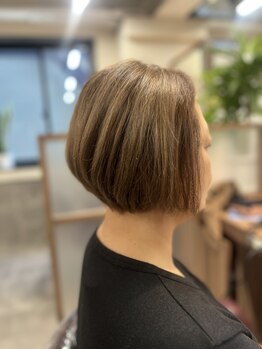 シャドウ美容室の写真/大人女性の髪の悩みを解決♪若々しく艶やかな質感にさせて頂きます！白髪染めもお任せ☆