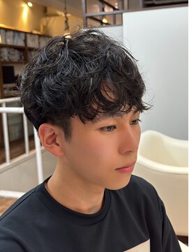 スタジオフォーエイチ(STUDIO 4H) 波巻きツイストスパイラル/マッシュパーマ/刈り上げショート