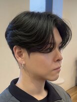 ノラキチジョウジ(NORA KICHIJOJI)&nbsp;黒髪ツーブロックセンターパートワックスなしダウンパーマ