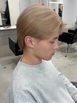 ロイオブジゼル(roi of GiseL) メンズカット ブリーチ ハイトーン ミルクティーベージュ 10代