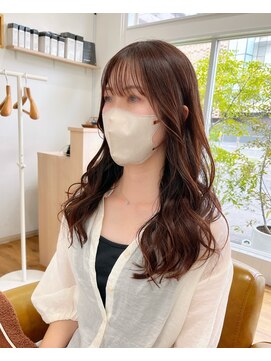 コムヘアー(COM HAIR) ロングヘア。