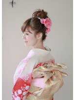 ホワイトルーム(White Room)&nbsp;振袖＋お団子スタイル◎