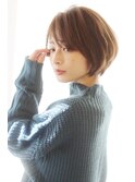 暗めカラーでも大人可愛く決まる　ひし形ショートボブ