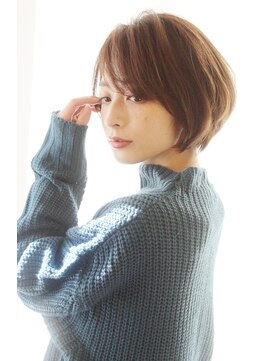 レウナ 外苑前(Reuna) 暗めカラーでも大人可愛く決まる ひし形ショートボブ