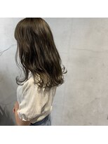 ミント(mint)&nbsp;カーキグレージュで柔らかさ◎