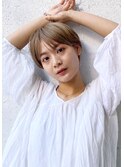 ショート×ダブルカラー×クリーミーベージュ