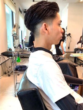 シェルハ(SHELHA) 刈り上げフェード外国人風リバースソフトモヒカンマッシュ