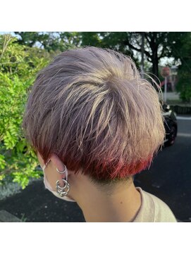 テクライズ 豊橋店(TECHRISE) ☆ホワイトシルバー、エンドカラー、前下がりマッシュ☆